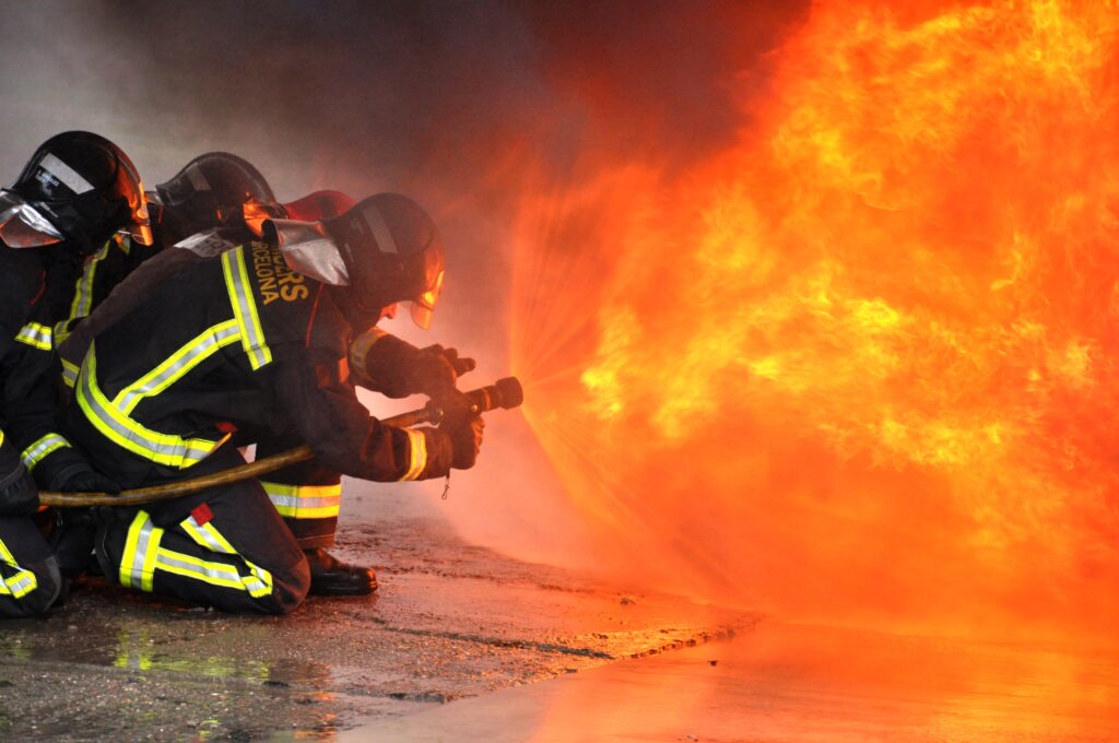Barcelonaer Feuerwehr stellt ferngesteuerte Rettungsbojen vor