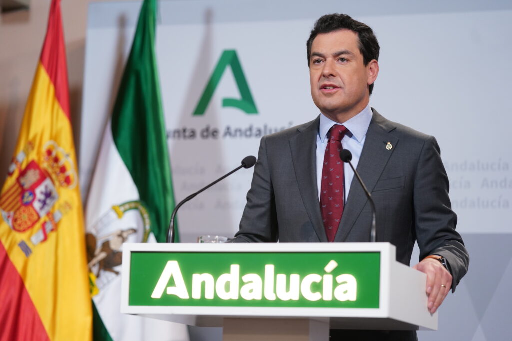 Andalusiens Regierungschef drängt auf rasche Rückführungen der nach Ceuta eingereisten Migranten